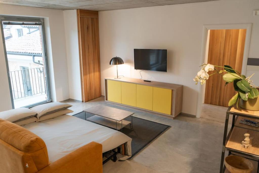 Centro Storico Recinto Dei Nobili 4-Private Parking Apartment Asti Exterior photo